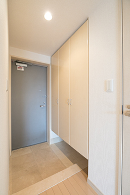 玄関　※写真は同タイプ住戸です。