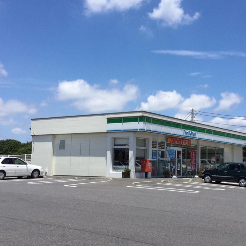 コンビニ　ファミリーマート龍ケ崎平台店（コンビニ）まで1010m
