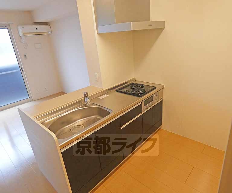 キッチン　２口コンロ付きの開放的なキッチンです！