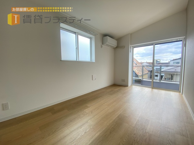 居室・リビング　清潔感のあるお部屋でテンションＭＡＸ