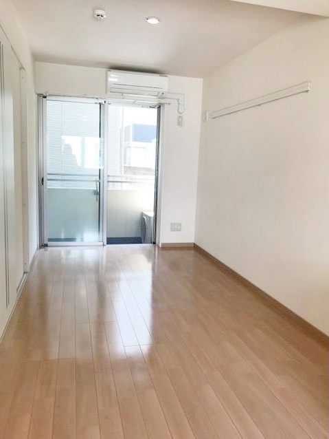居室・リビング　開放感のあるゆったりとしたお部屋です♪