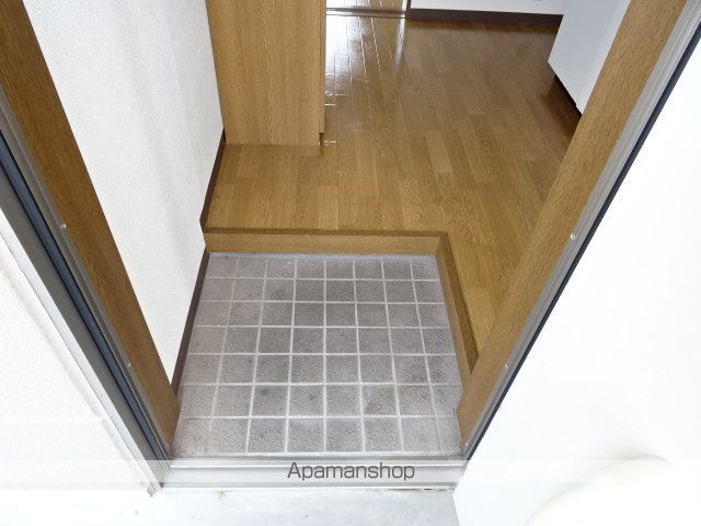 グローイングアオバの玄関写真