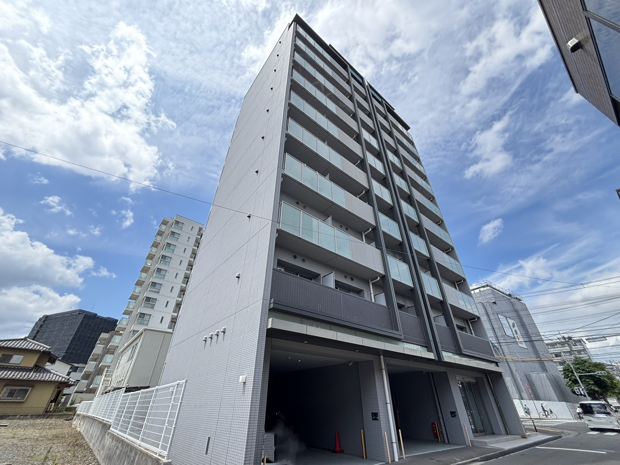 仙台市地下鉄南北線 泉中央駅 徒歩8分 築9年