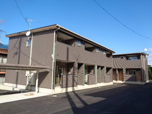 建物外観　手前がＡ棟、奥がＢ棟