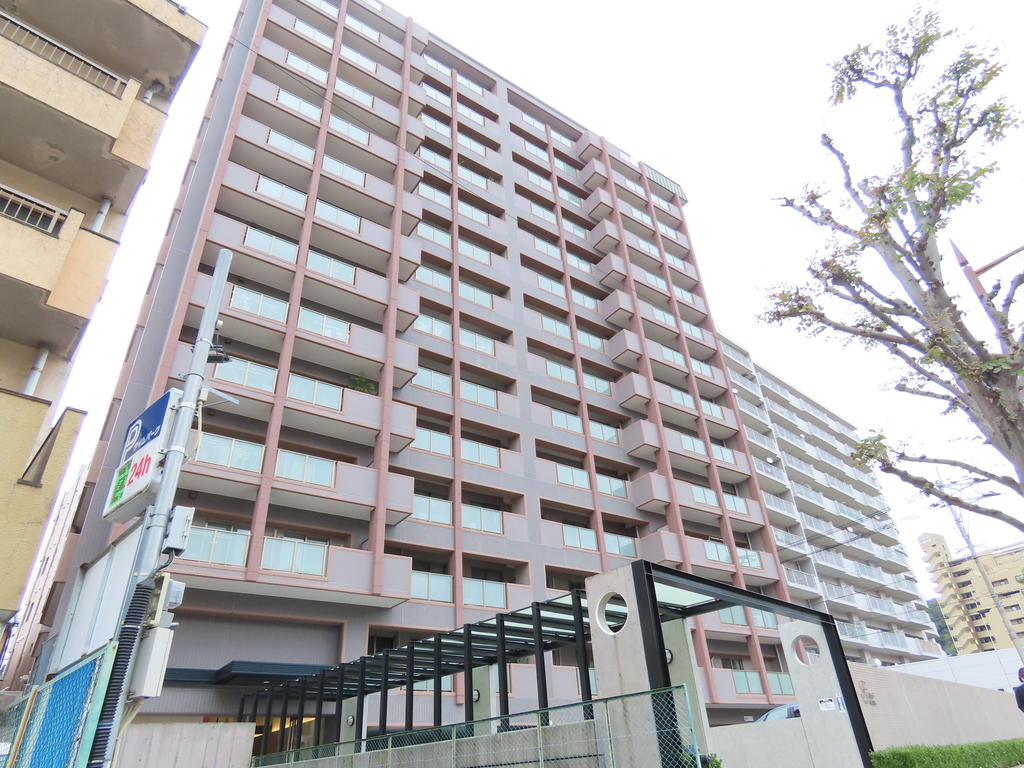 長崎市桜馬場のマンションの建物外観