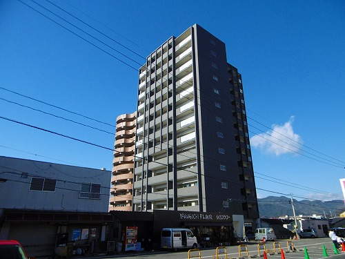 シャーメゾンステージ碧・湯田の建物外観