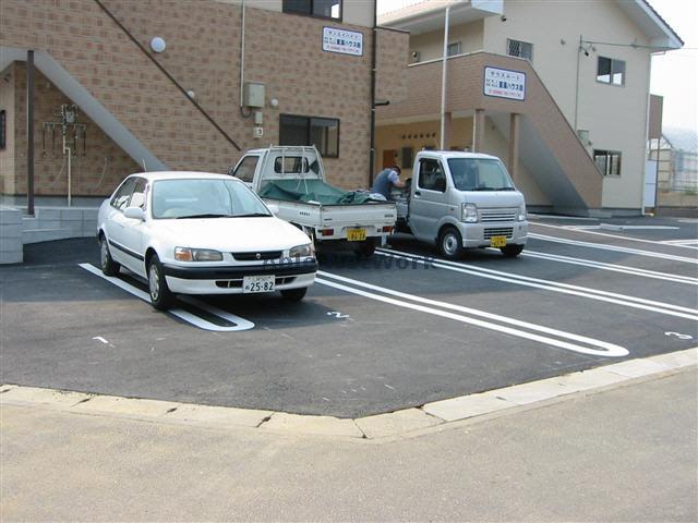 【安城市根崎町のアパートの駐車場】