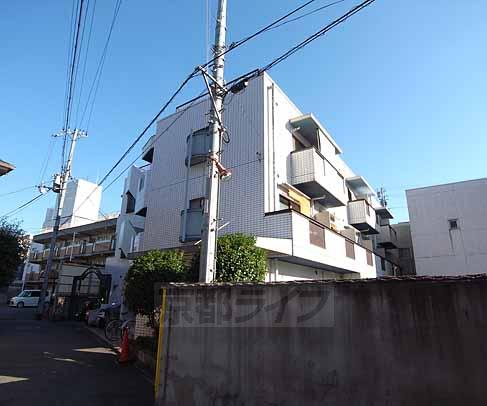 京都市伏見区東大手町のマンションの建物外観