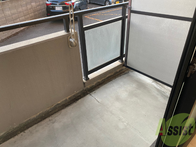 バルコニー　バルコニーは幅があり、広い印象を受けました。