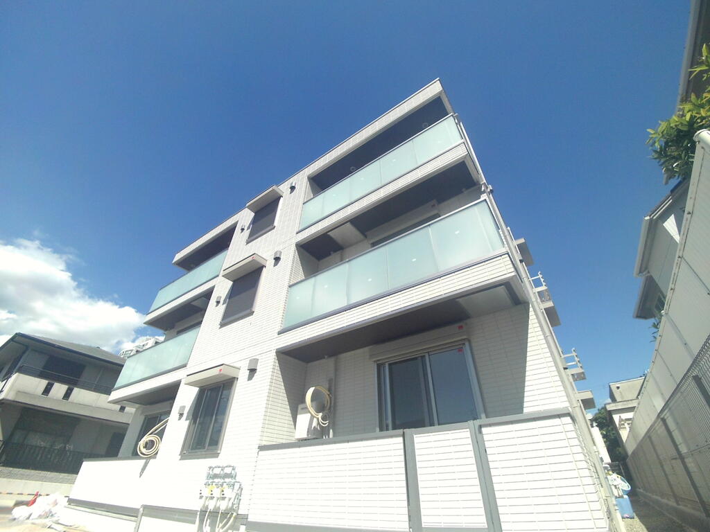神戸市東灘区住吉本町のアパートの建物外観