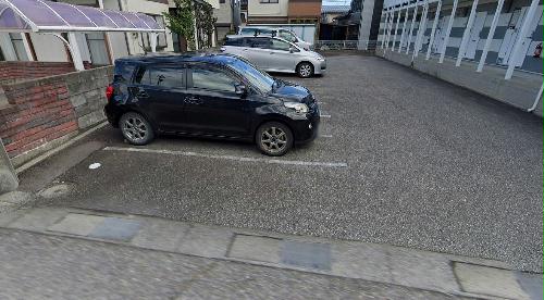 【レオパレス富岡の駐車場】