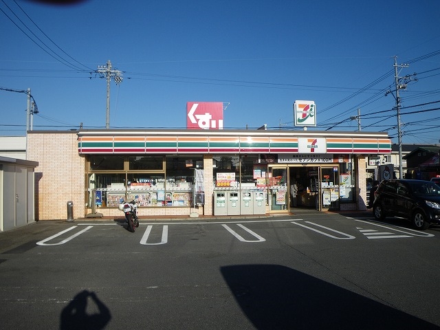 【四日市市下之宮町のアパートのコンビニ】