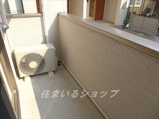 【広島市安佐北区可部南のアパートのバルコニー】