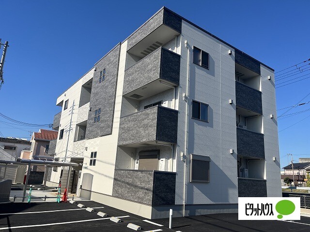 【フジパレス秋月川田の建物外観】