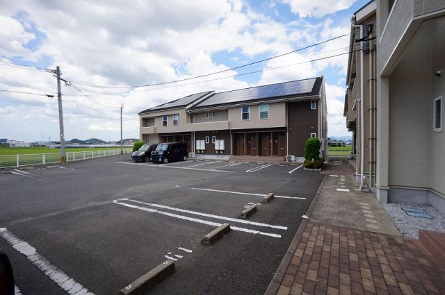 【遠賀郡遠賀町大字別府のアパートの駐車場】