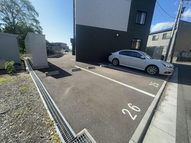 【函館市花園町のマンションの駐車場】