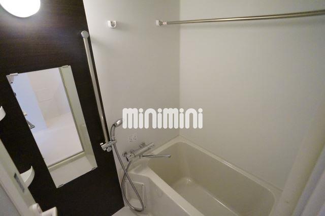 バス・シャワールーム　ゆったりできる浴槽です。