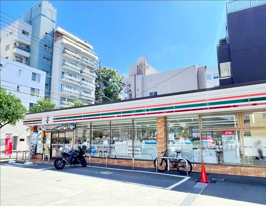 コンビニ　セブンイレブン長崎岩川町店（コンビニ）まで240m