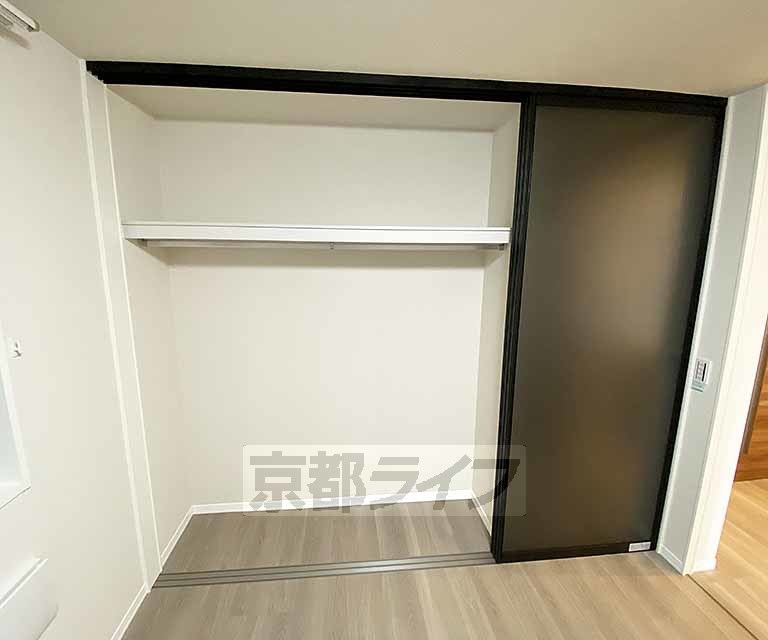 トイレ　同メーカーの類似写真