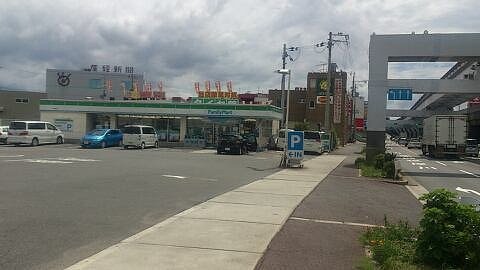 ハックベリー茨木南　ファミリーマート茨木横江店（その他　1007m）