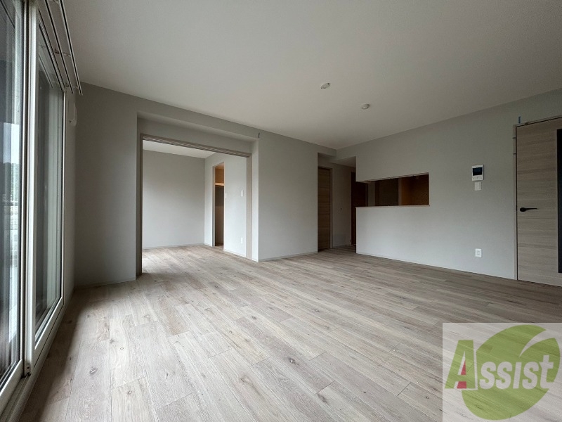 居室・リビング　広々としたリビングですね。使い勝手がよさそうですね！