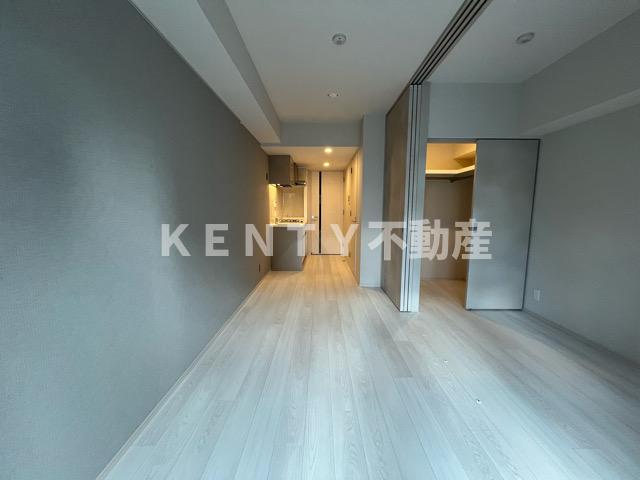 居室・リビング　こちらの居間で趣味の時間をお楽しみください