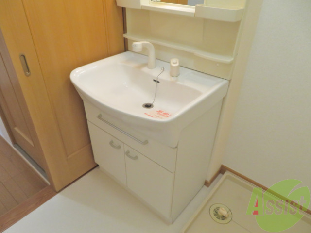 洗面設備　人気の独立洗面台！身支度が楽しくなりそうです