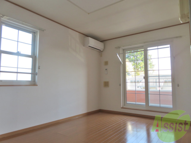 居室・リビング　リビングは広々と使える１２．０帖！日当り良好です！