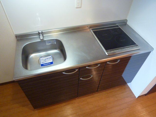 キッチン　２口ＩＨのシステムキッチンです。