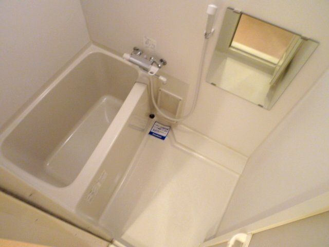 バス・シャワールーム　広めの浴室です。