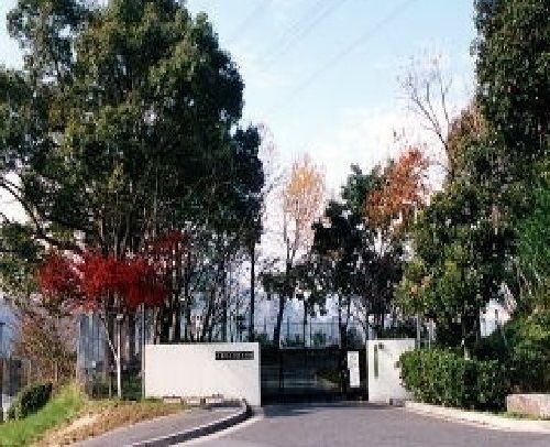 中学校　戸坂中学校（中学校）まで1200m