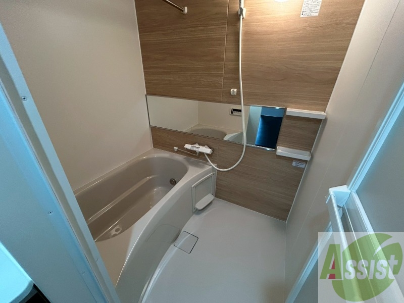 バス・シャワールーム　ユニットバスです。疲れを癒すのに欠かせませんね！