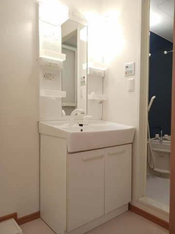 洗面設備　脱衣スペースもあります