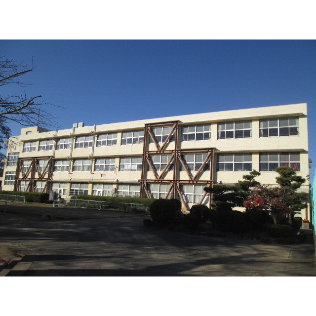 小学校　那加第三小学校（各務原）（小学校）まで440m