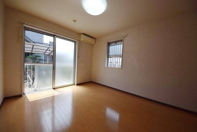 居室・リビング　2面採光です