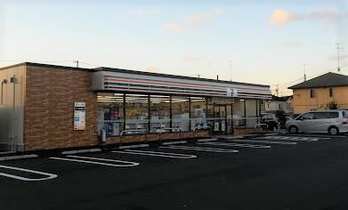コンビニ　セブン－イレブン袋井愛野東店（コンビニ）まで279m