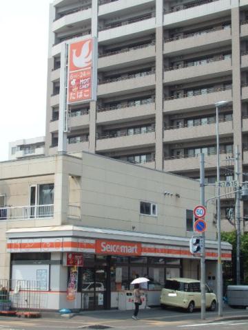 コンビニ　セイコーマート（コンビニ）まで176m