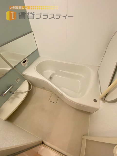 バス・シャワールーム　ホテルじゃないですよー