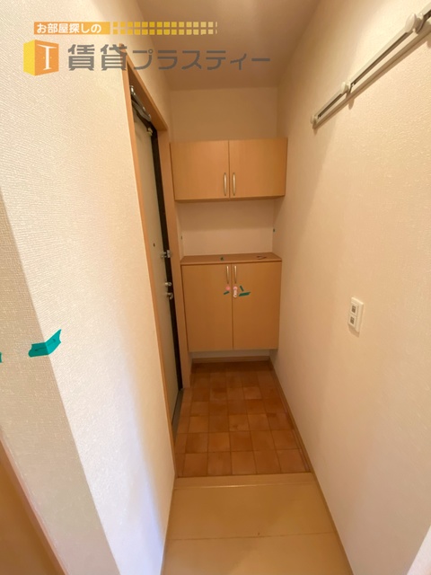 玄関　玄関収納豊富です