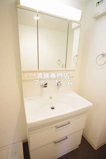 洗面設備　独立洗面台です！