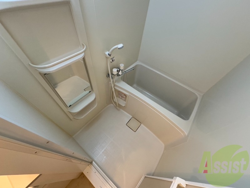 バス・シャワールーム　ユニットバスです。疲れを癒すのに欠かせませんね！