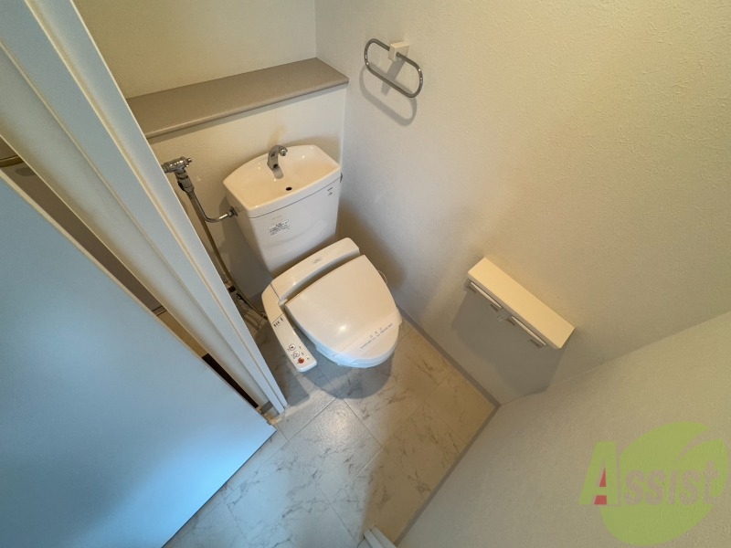 トイレ　こちらはトイレです。清潔感があり、安心して使用できます。