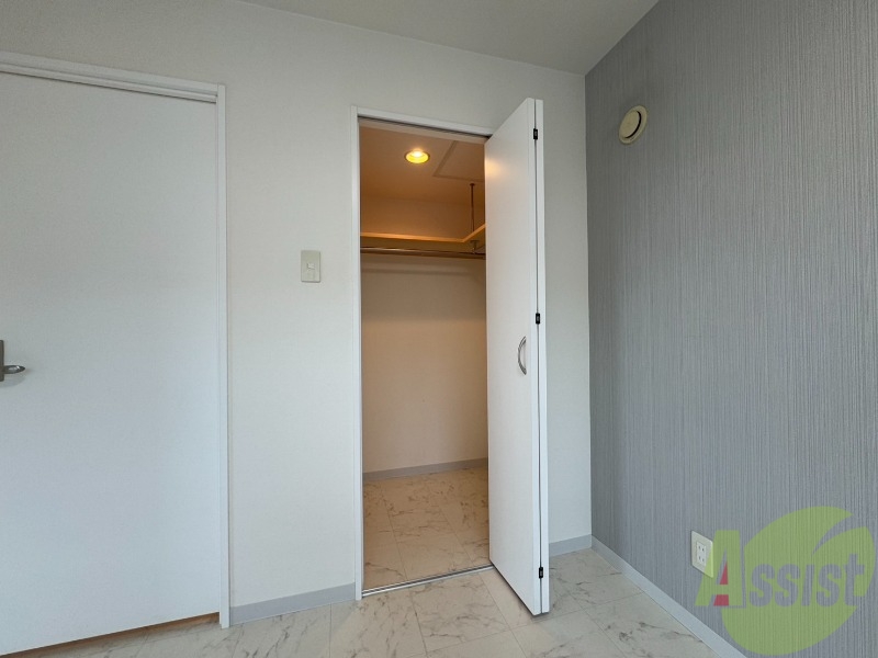 収納　寝室の収納です。部屋がすっきり片付きます。