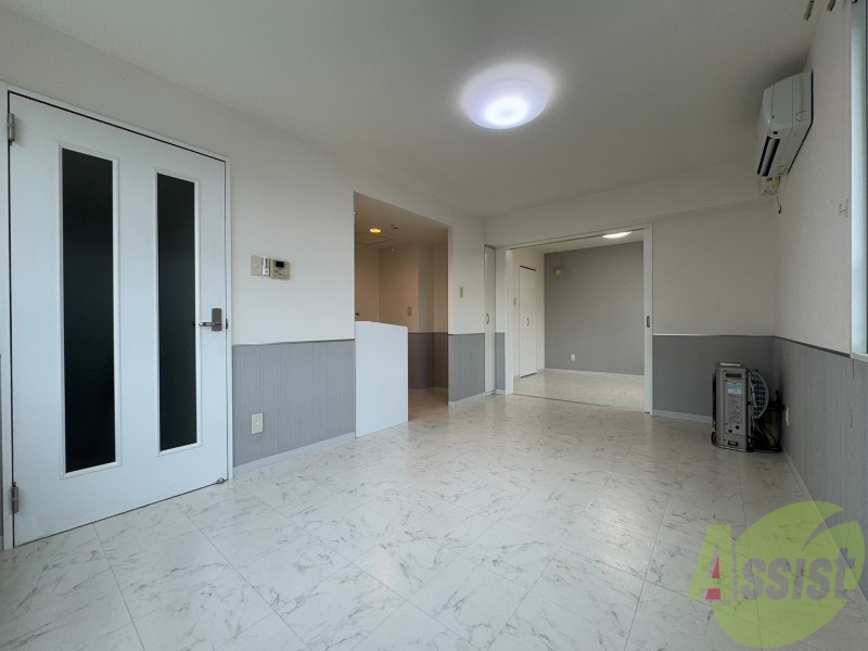 居室・リビング　広くてキレイなお部屋が広がっていて、充実した生活が送れそう。