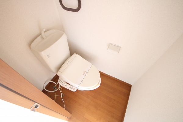 トイレ　※同物件別号室写真となります。