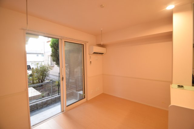 その他部屋・スペース　落ち着いて過ごせるお部屋なので、寝室にいかがでしょうか