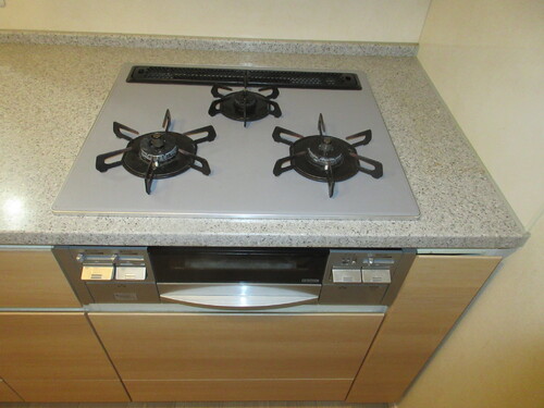 キッチン　３口ガスコンロ