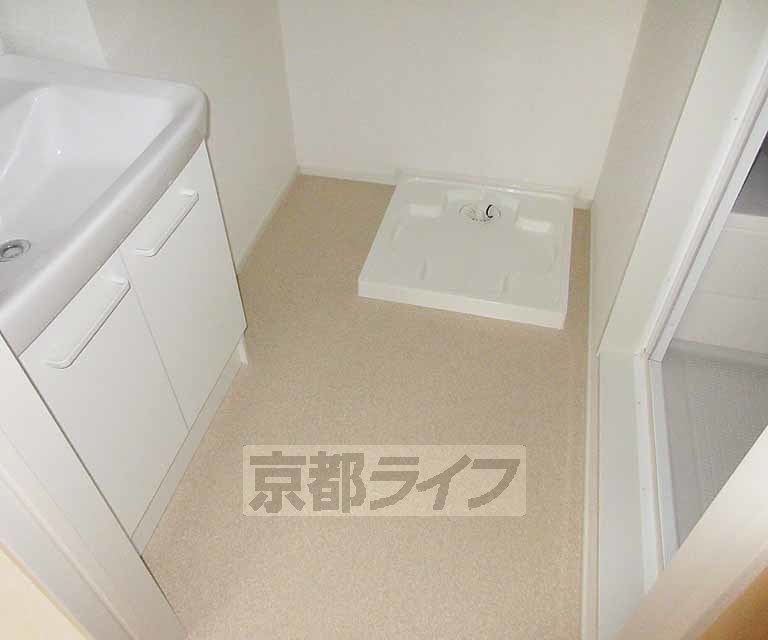 洗面設備　脱衣スペース広々・