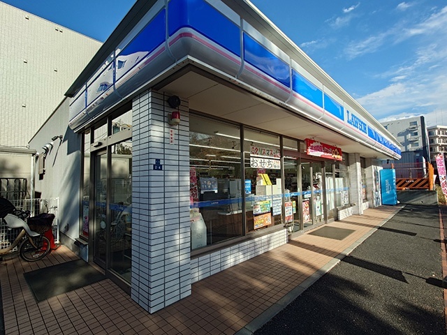 コンビニ　ローソン都筑大丸店（コンビニ）まで87m