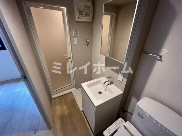 洗面設備　同建物内、別のお部屋の参考写真になります。